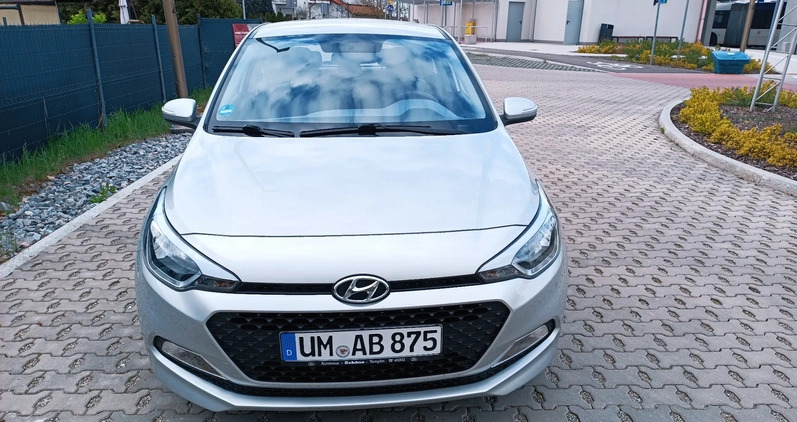 Hyundai i20 cena 37900 przebieg: 47000, rok produkcji 2017 z Dzierżoniów małe 379